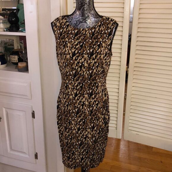 Animal Print Faux Wrap Stretch Dress. Poly Spandex. Wrinkle free. Gorgeous! - Picture 1 of 16